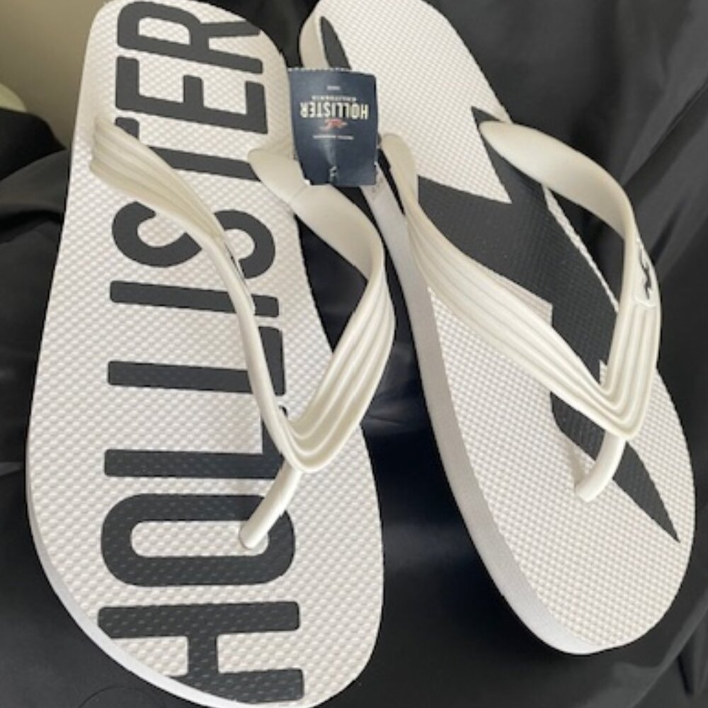 Hollister Flip Flops  - NWT  -White/black   -Size L -XL